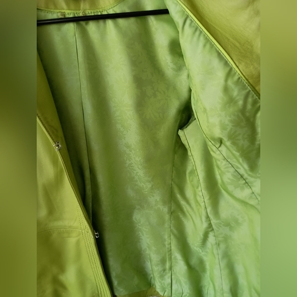 Valerie Stevens Green Apple 100% Leather Green Women's Jacket_Med - Picture 8 of 9